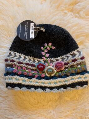 NWT 100% Wool Floral Details Hat/Cap Trimdin Made in Nepal Embroidered